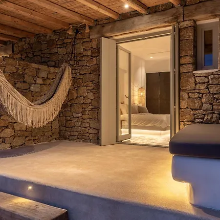 Maera Maximus Mykonos Town