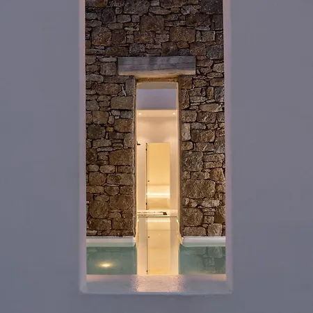 Maera Maximus Mykonos Town